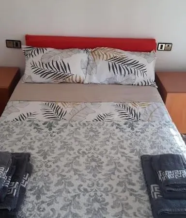 Apartamento Con Terraza En 1ª Linea Lateral A Mar *